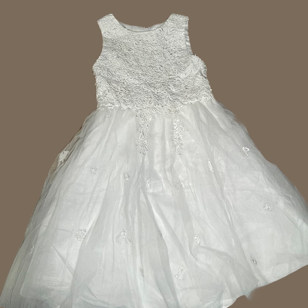 Brand New  Adorable white  lace/tulle flower girl dress with detachable bow SZ 6